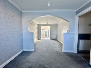Lounge/Diner- click for photo gallery